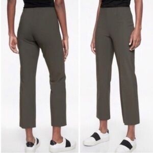 Athleta Mercurial Crop Flare Pant Size Small Olive Green